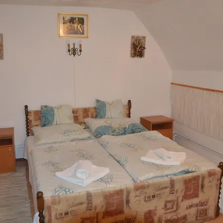 Kentaur Ueduelofalu Балатонбоглар